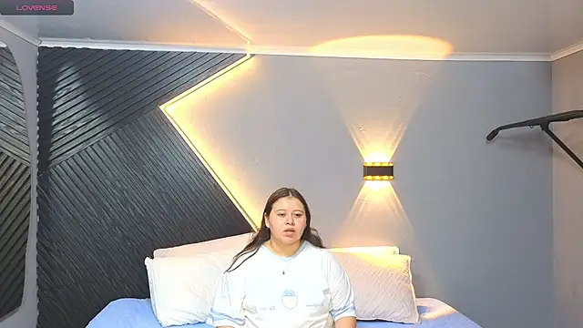 Laia and Aloby online show from February 21, 2026, 10:11 pm