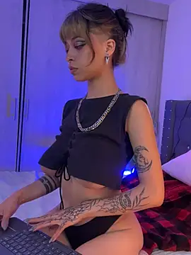 Snapshot of Kitty_arts chatting on March 9, 2025, 9:14 pm Kitty arts online show from March 9, 2025, 9:14 pm