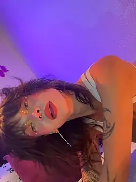 Snapshot of Kitty_arts chatting on October 19, 2025, 5:35 pm Kitty arts online show from October 19, 2025, 5:35 pm