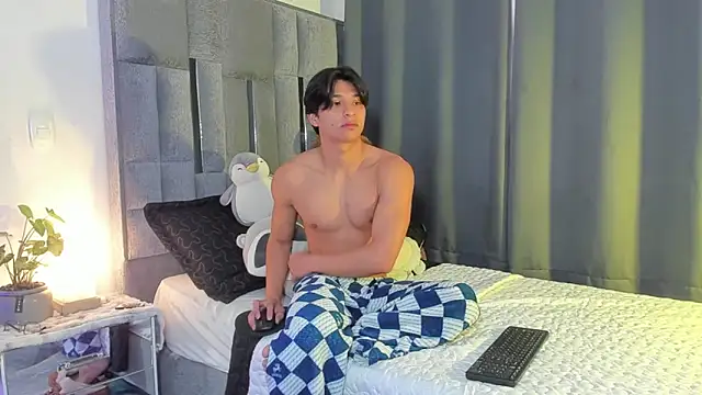 Snapshot of All3ssandr0 chatting on February 14, 2026, 1:08 pm All3ssandr0 online show from February 14, 2026, 1:08 pm