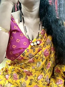 Snapshot of bhuvana555 chatting on September 10, 2025, 5:29 am bhuvana555 online show from September 10, 2025, 5:29 am