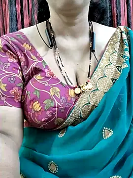 Snapshot of bhuvana555 chatting on December 3, 2025, 4:31 am bhuvana555 online show from December 3, 2025, 4:31 am