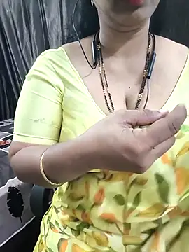 Snapshot of bhuvana555 chatting on February 13, 2026, 5:42 pm bhuvana555 online show from February 13, 2026, 5:42 pm