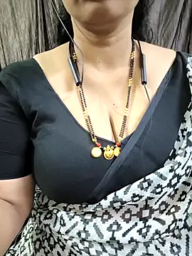 Snapshot of bhuvana555 chatting on April 5, 2026, 5:21 pm bhuvana555 online show from April 5, 2026, 5:21 pm