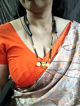 Snapshot of bhuvana555 chatting on April 10, 2026, 4:44 pm bhuvana555 online show from April 10, 2026, 4:44 pm