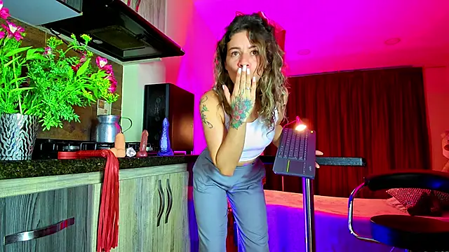 oriana thomson2 online show from January 27, 2025, 11:22 pm