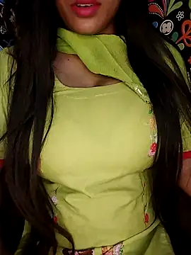 Snapshot of Sreya213 chatting on April 11, 2026, 8:02 pm Sreya213 online show from April 11, 2026, 8:02 pm