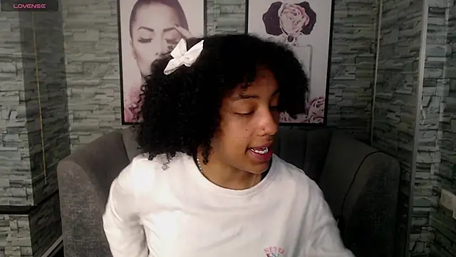 Violeth b online show from October 3, 2025, 12:46 pm