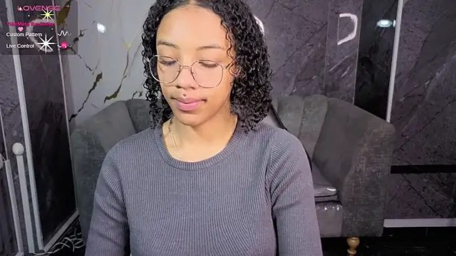 Violeth b online show from February 21, 2026, 12:50 pm