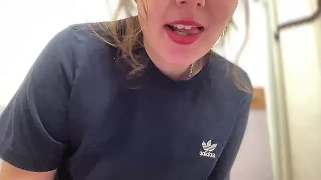 SkarlettRose96 online show from October 3, 2025, 2:03 pm