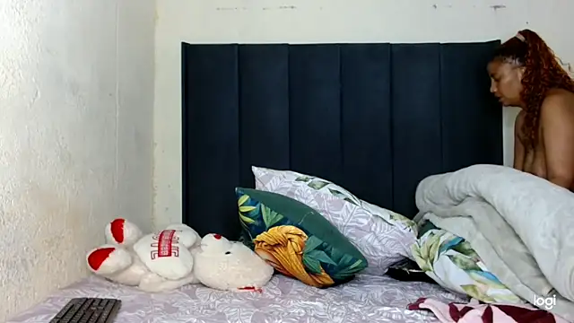 quenliyasa online show from April 11, 2026, 8:24 pm