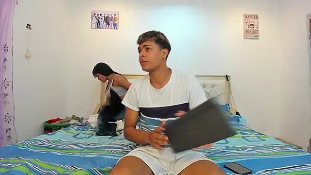 Snapshot of dafnezahiraa_ chatting on February 16, 2025, 4:42 am dafnezahiraa online show from February 16, 2025, 4:42 am