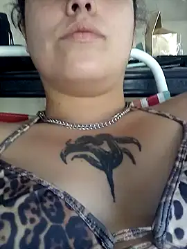 lucylovles online show from February 17, 2025, 9:41 pm