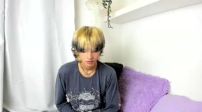 Snapshot of santy-kitty chatting on December 4, 2024, 6:44 am santy-kitty online show from December 4, 2024, 6:44 am