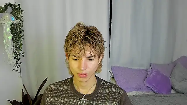 Snapshot of santy-kitty chatting on September 29, 2025, 2:49 am santy-kitty online show from September 29, 2025, 2:49 am