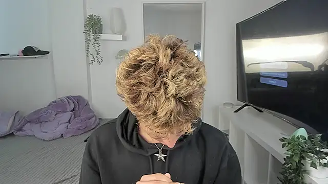 Snapshot of santy-kitty chatting on November 6, 2025, 7:48 pm santy-kitty online show from November 6, 2025, 7:48 pm