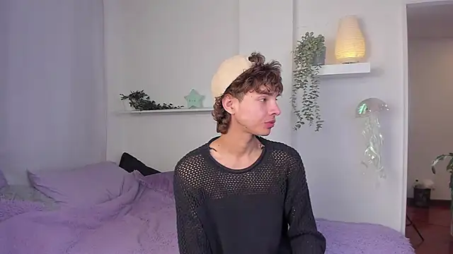 santy-kitty online show from January 15, 2026, 1:32 am