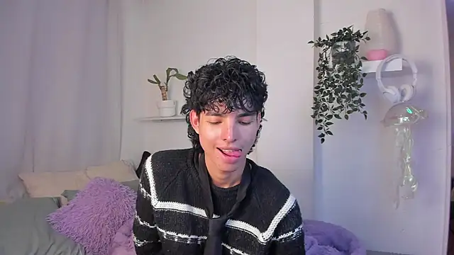 santy-kitty online show from February 12, 2026, 1:22 am