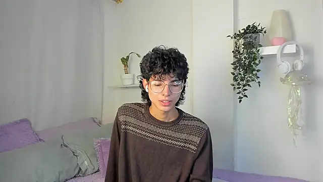 santy-kitty online show from February 17, 2026, 12:40 am