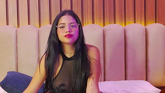 Snapshot of CelesteDePaul chatting on December 7, 2024, 6:15 pm CelesteDePaul online show from December 7, 2024, 6:15 pm