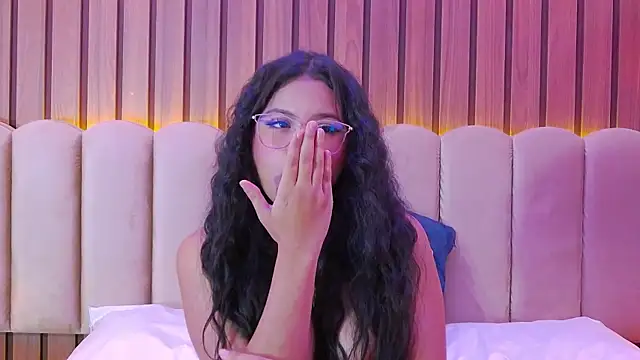 Snapshot of CelesteDePaul chatting on December 23, 2024, 5:54 pm CelesteDePaul online show from December 23, 2024, 5:54 pm