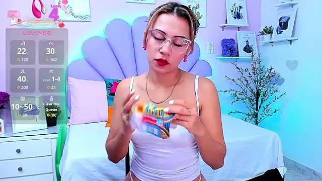 HannaPretthy online show from November 6, 2025, 11:44 am