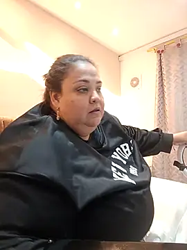 Snapshot of Alisson_am chatting on February 2, 2026, 11:31 am Alisson am online show from February 2, 2026, 11:31 am