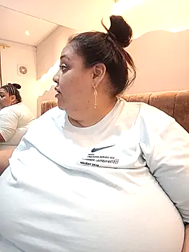 Snapshot of Alisson_am chatting on February 14, 2026, 11:40 am Alisson am online show from February 14, 2026, 11:40 am