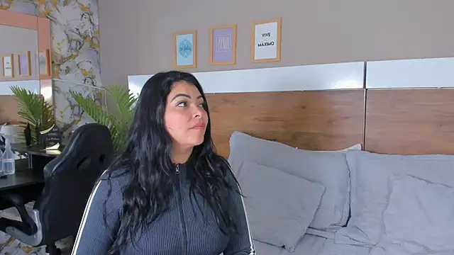 EmaBakker online show from March 28, 2026, 7:19 am