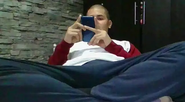 Snapshot of Sexylatin64 chatting on February 25, 2025, 10:18 pm Sexylatin64 online show from February 25, 2025, 10:18 pm