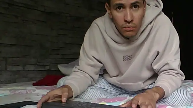 Snapshot of Sexylatin64 chatting on April 19, 2026, 6:10 pm Sexylatin64 online show from April 19, 2026, 6:10 pm