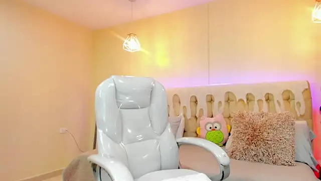 Snapshot of Redhot_chilipeppers chatting on December 28, 2024, 12:04 am Redhot chilipeppers online show from December 28, 2024, 12:04 am