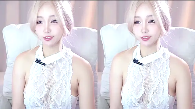 Snapshot of UUKiss_ chatting on October 24, 2025, 3:25 am UUKiss online show from October 24, 2025, 3:25 am