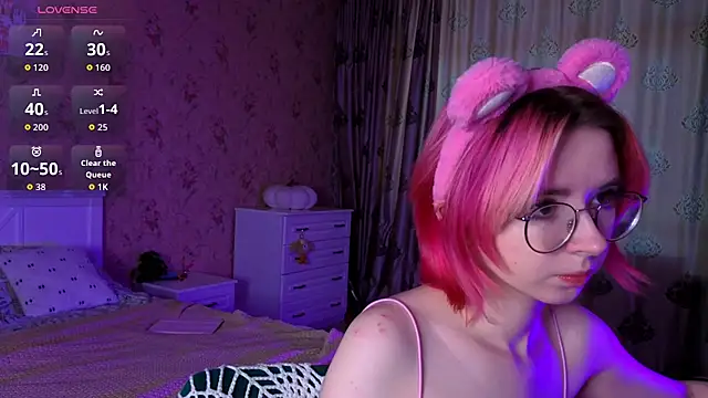 Nora Failure online show from October 15, 2025, 2:01 am