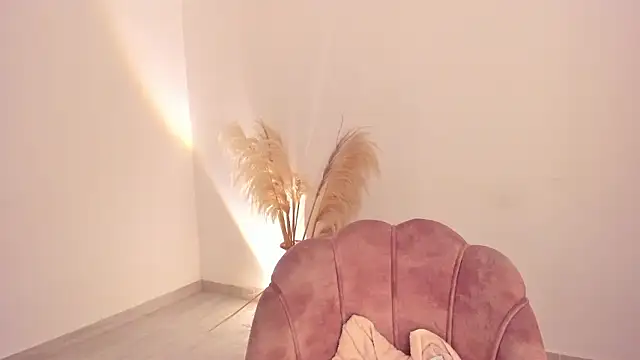 amelie murphy  online show from March 17, 2026, 4:43 pm