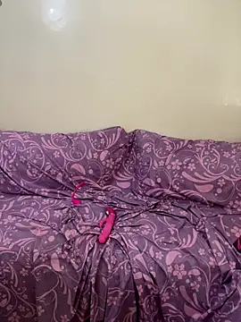 Layla-daloua online show from March 28, 2026, 5:12 pm