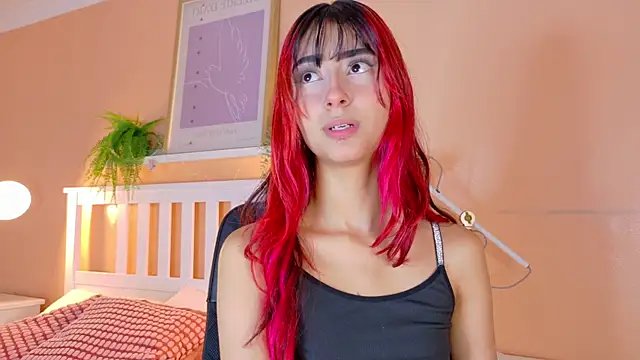 ParisFox  online show from October 27, 2025, 7:40 pm