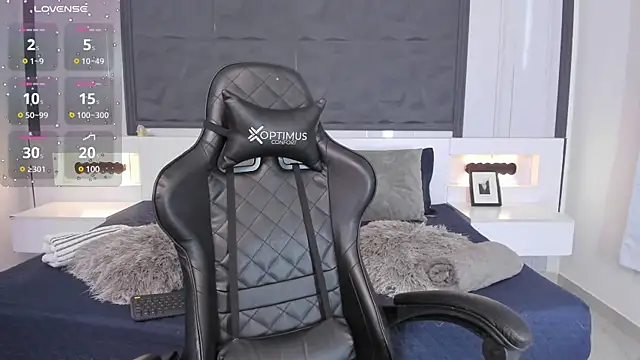 SaraGomez1 online show from March 10, 2025, 2:59 pm