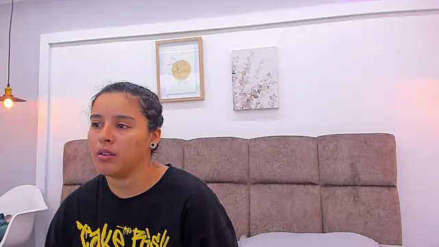 Snapshot of Dilan_y_Mia chatting on January 29, 2025, 1:07 pm Dilan y Mia online show from January 29, 2025, 1:07 pm