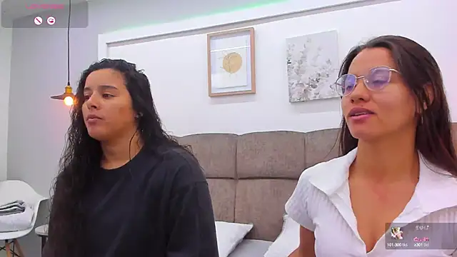 Snapshot of Dilan_y_Mia chatting on February 13, 2025, 3:24 pm Dilan y Mia online show from February 13, 2025, 3:24 pm