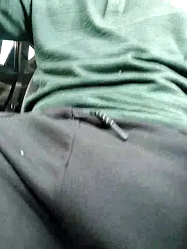 QcMisterv13 online show from October 29, 2025, 7:37 pm