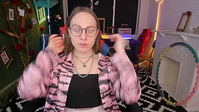 AphexQueen online show from February 26, 2025, 1:08 pm