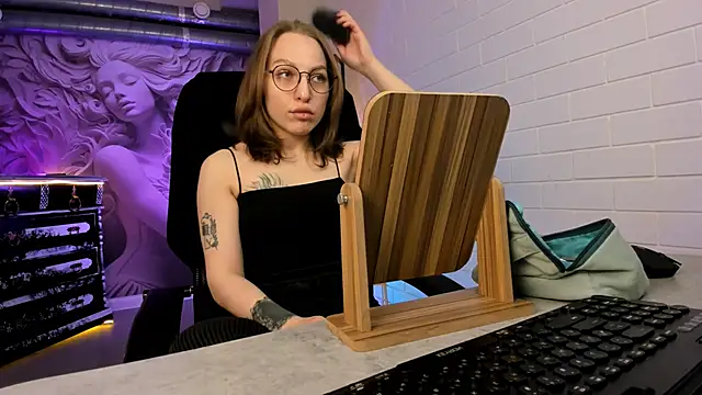 AphexQueen online show from November 2, 2025, 5:21 am