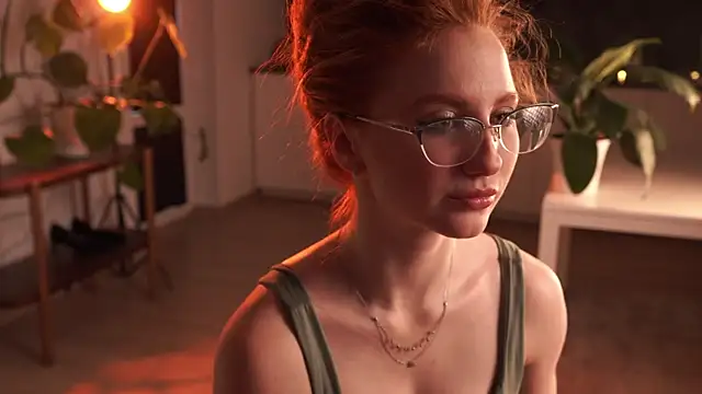 EsmaCrumbley online show from March 4, 2026, 4:18 am