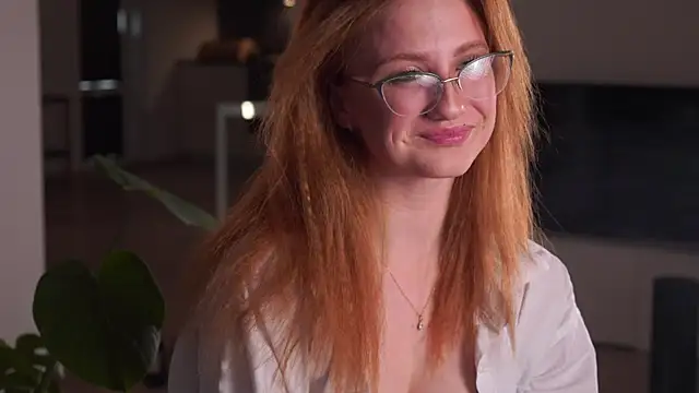 EsmaCrumbley online show from March 16, 2026, 4:29 am