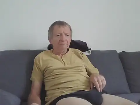 Snapshot of naturiste974 chatting on May 5, 2026, 3:31 pm naturiste974 online show from May 5, 2026, 3:31 pm