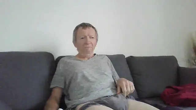 Snapshot of naturiste974 chatting on May 18, 2026, 5:57 am naturiste974 online show from May 18, 2026, 5:57 am
