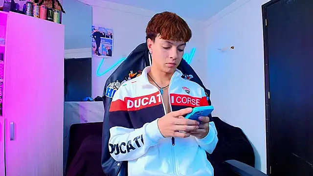 twink sebas  online show from February 7, 2026, 6:33 pm