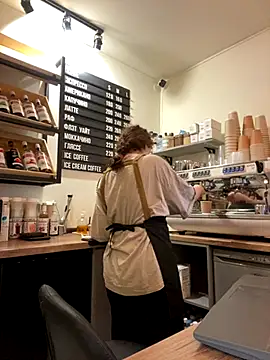 Snapshot of cinnabon_ chatting on December 1, 2025, 10:31 am cinnabon online show from December 1, 2025, 10:31 am