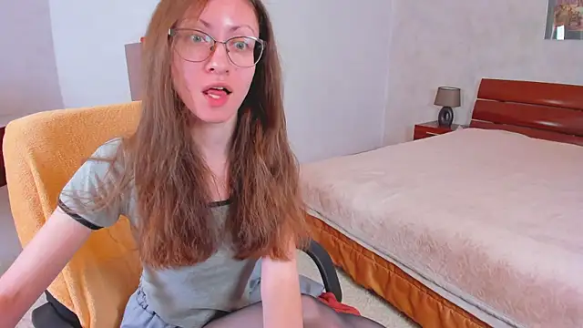 Pantyhose Mila online show from May 7, 2026, 8:03 pm